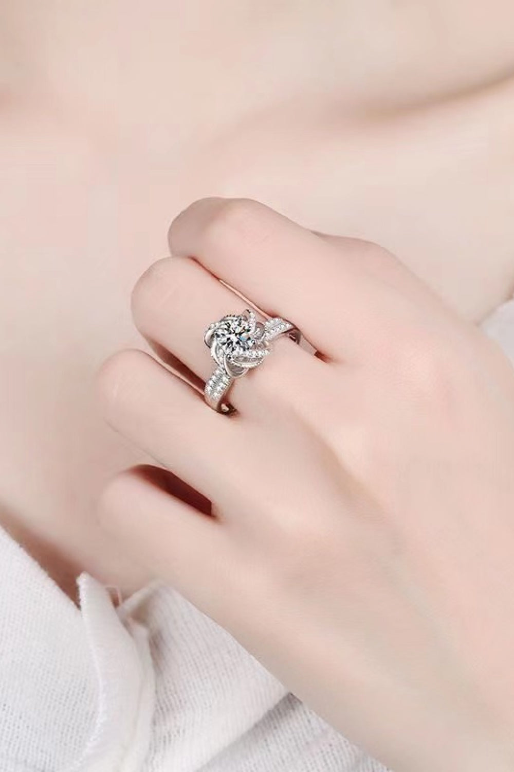 2 Carat Moissanite Floral Platinum-Plated Ring - razmas Shop