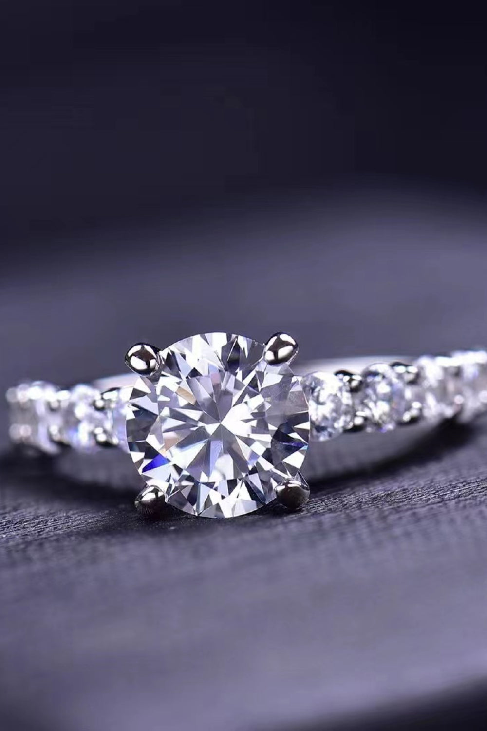 2 Carat 4-Prong Moissanite Ring - razmas Shop