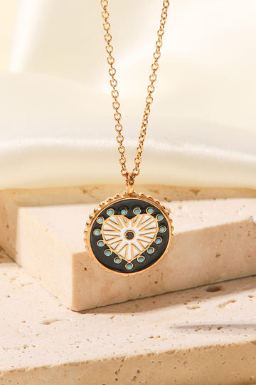 Heart Design Round Pendant Necklace