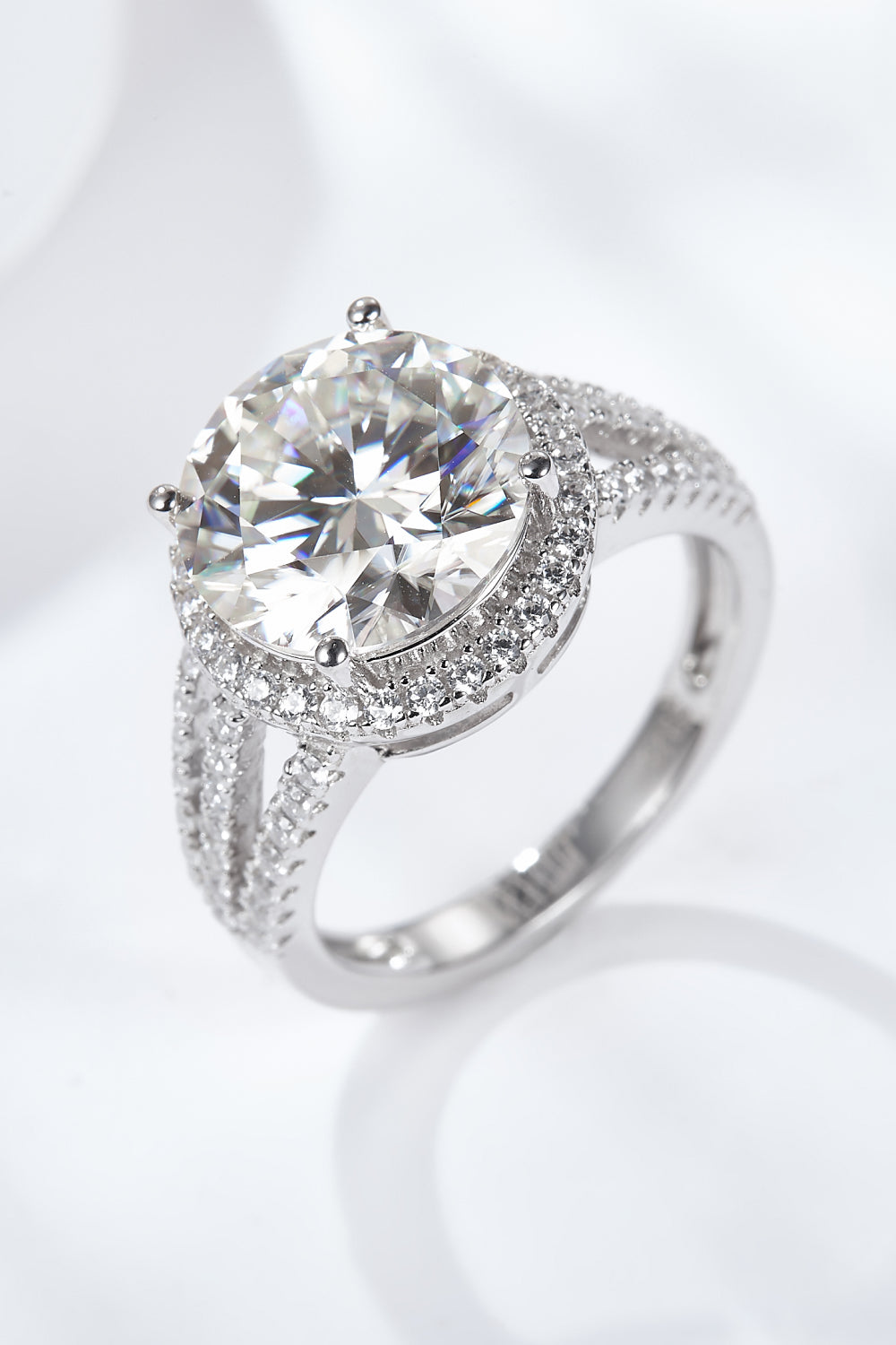 5 Carat Moissanite Split Shank Ring - razmas Shop